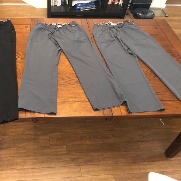 3 Scrub pants. - Picture 2 of 6